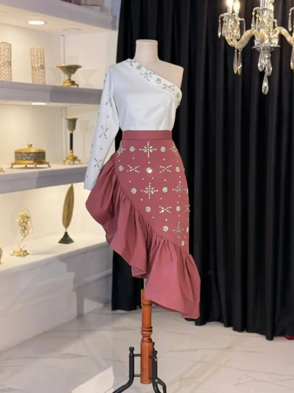 ⁦طقم سهرة أنيق بتوقيع نسرين طافش⁩ - الصورة ⁦6⁩