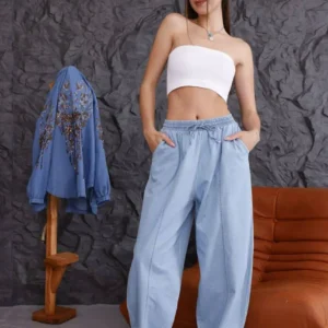 بنطلون جينز واسع بخصر مطاطي